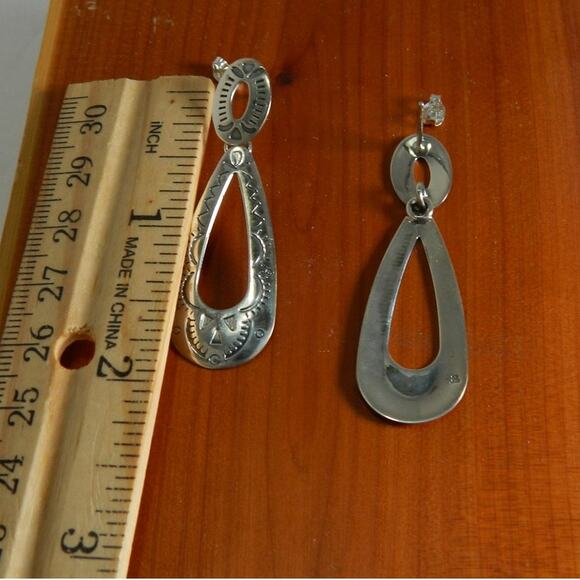 Vintage Southwest Design Dangle 925 Pierced Earrings - Picture 4 of 8